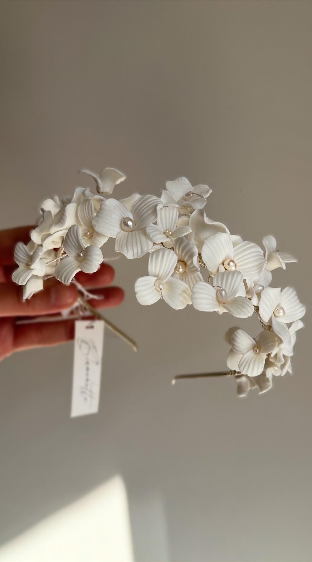 FLORA – Bridal Headband with Porcelain Petals and Freshwater Pearls