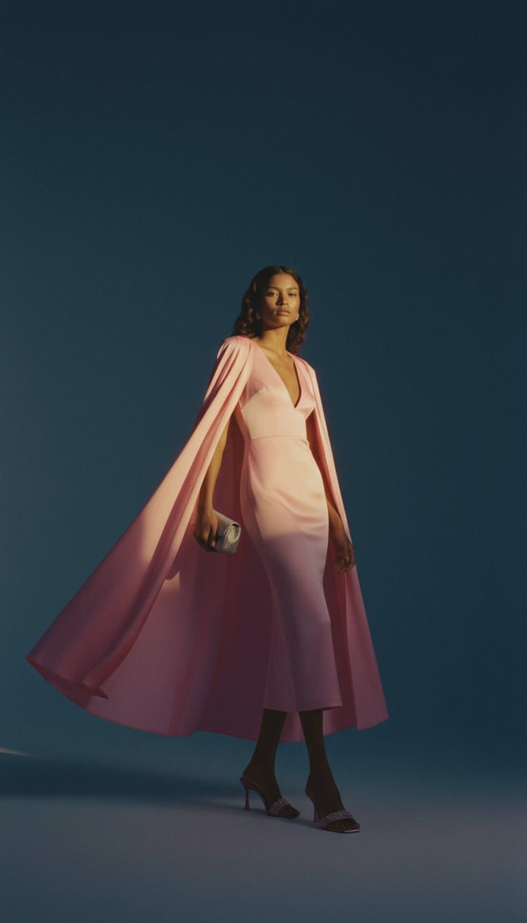 STELLA – Midi Dress – Elegance in Soft Pink